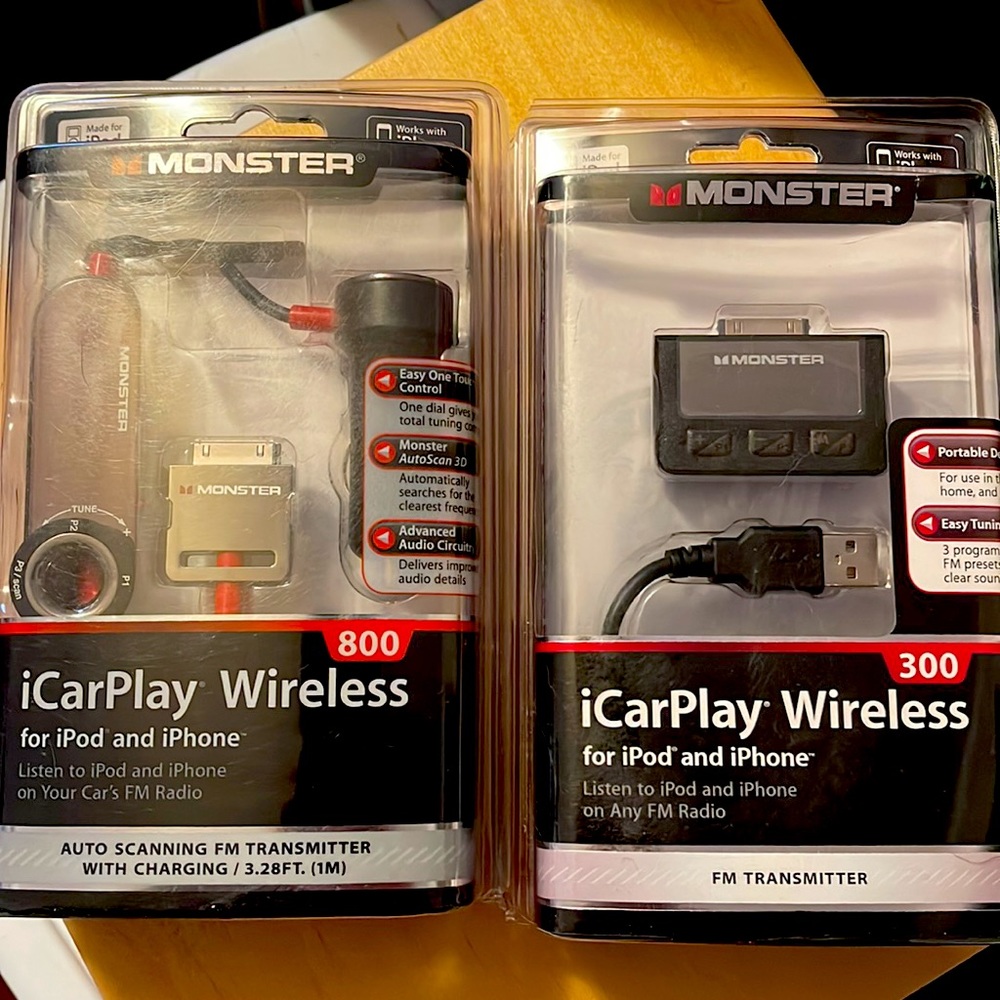 Monster iCarPlay Wireless 300 and 800